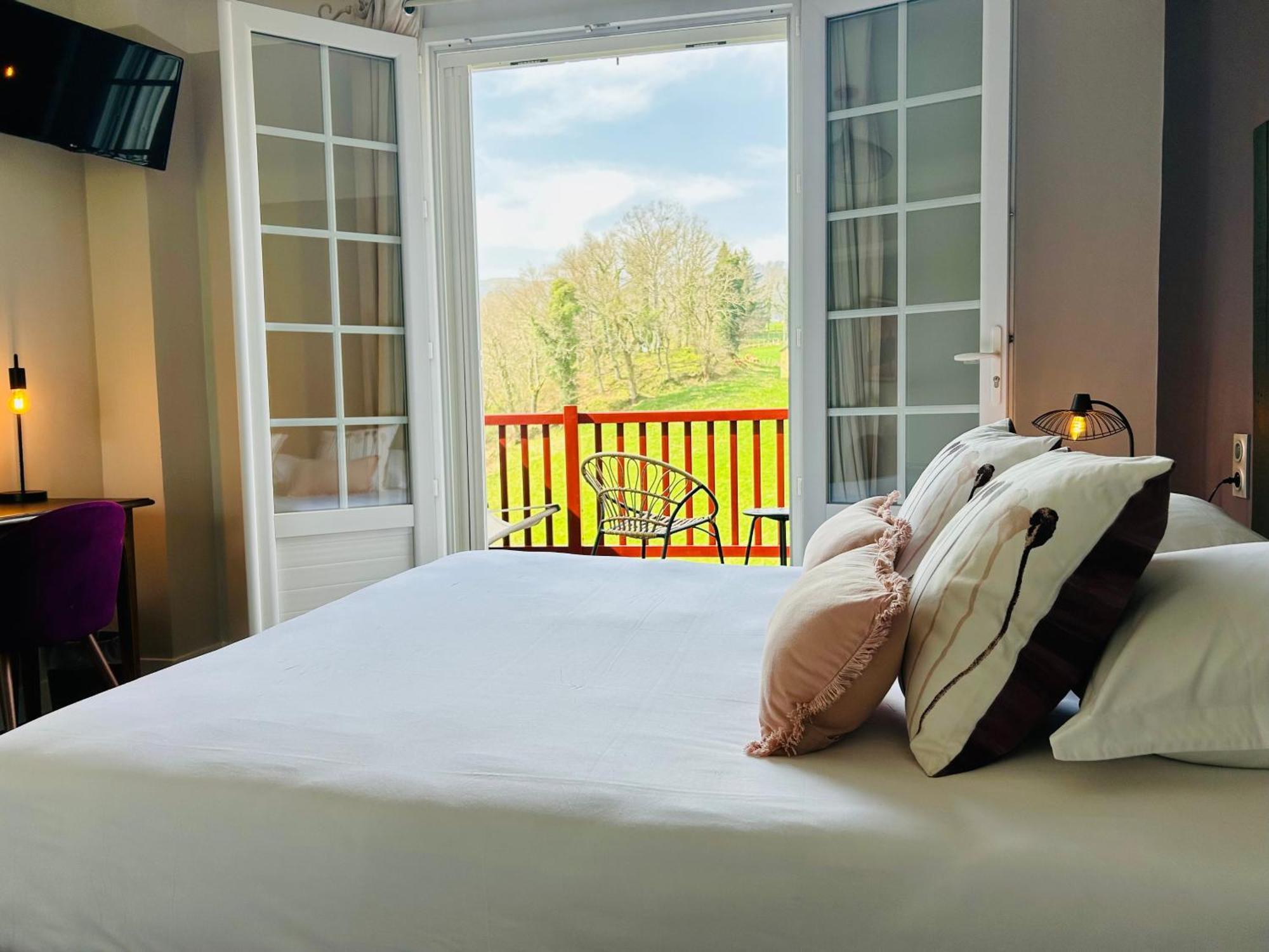 Logis Hotel St Sylvestre Aldudes Экстерьер фото